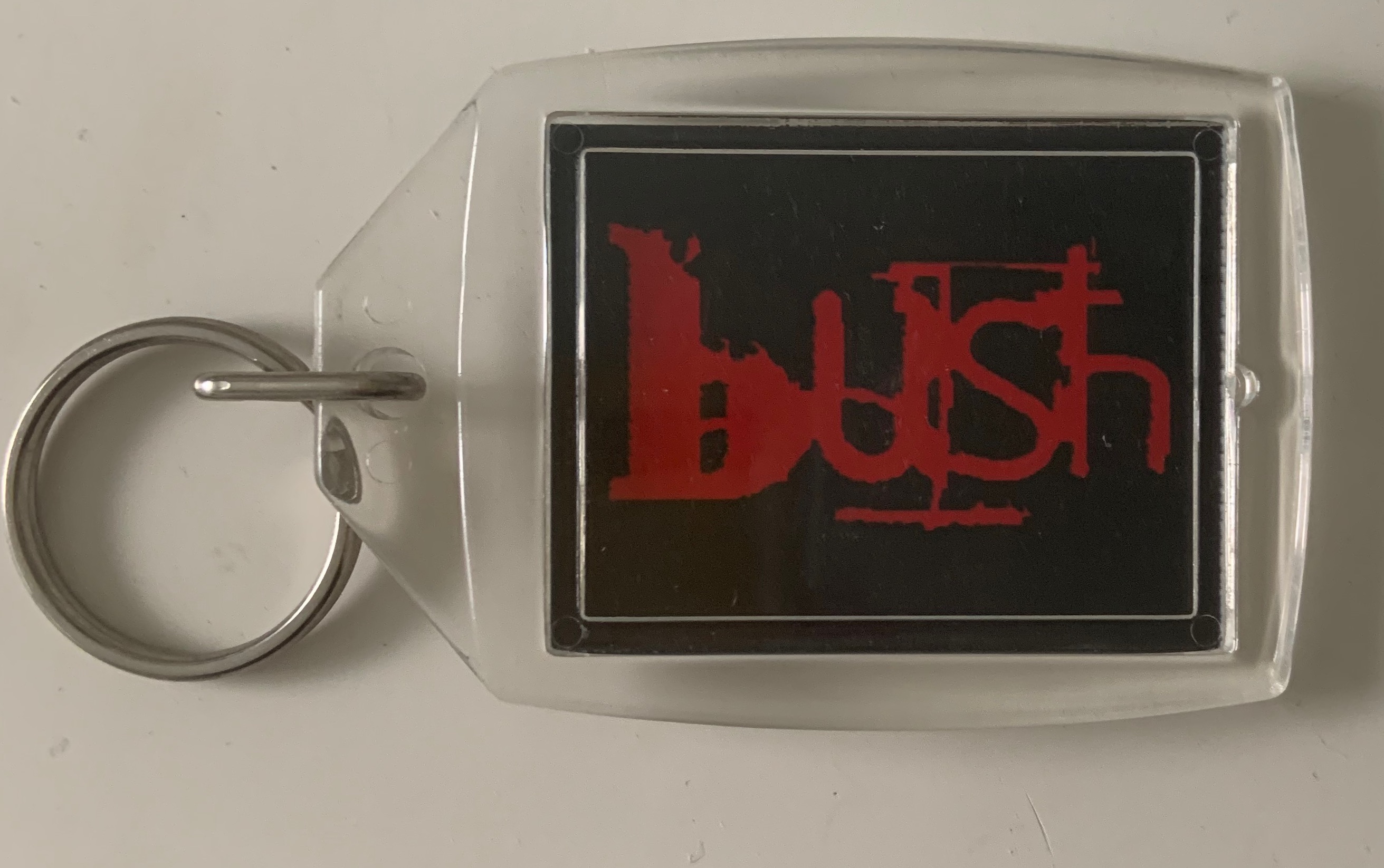 Razorblade suitcase logo keychain border=